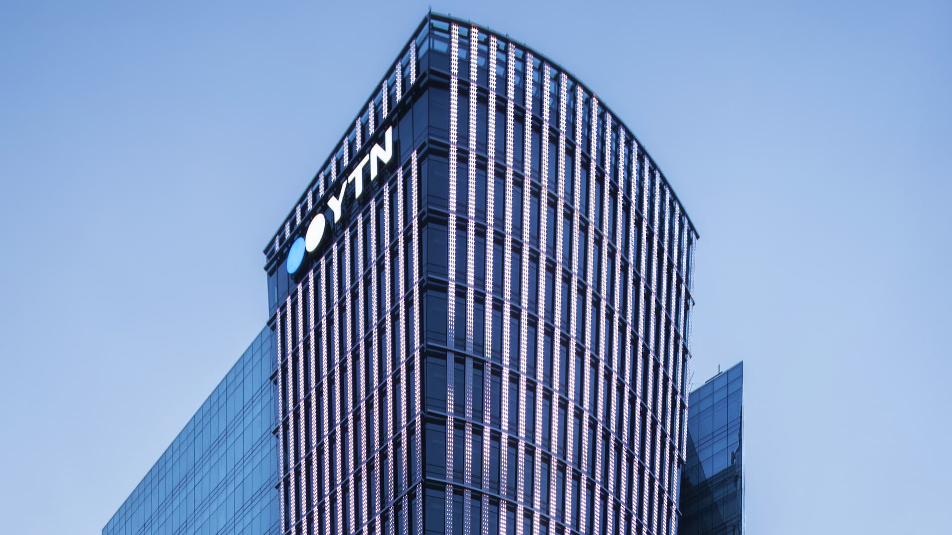 아방베이커리 상암YTN점 외관